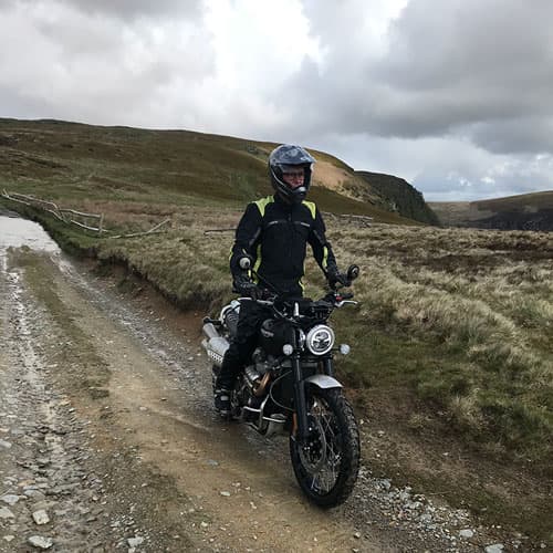 Triumph street scrambler off road 2025